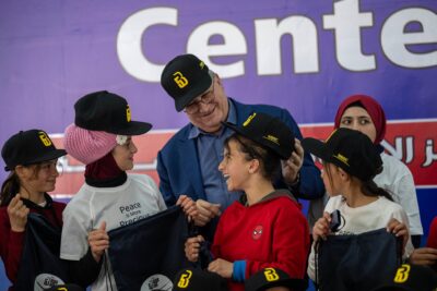 90 chicos y chicas juegan Baseball5 en el Open Sports Day